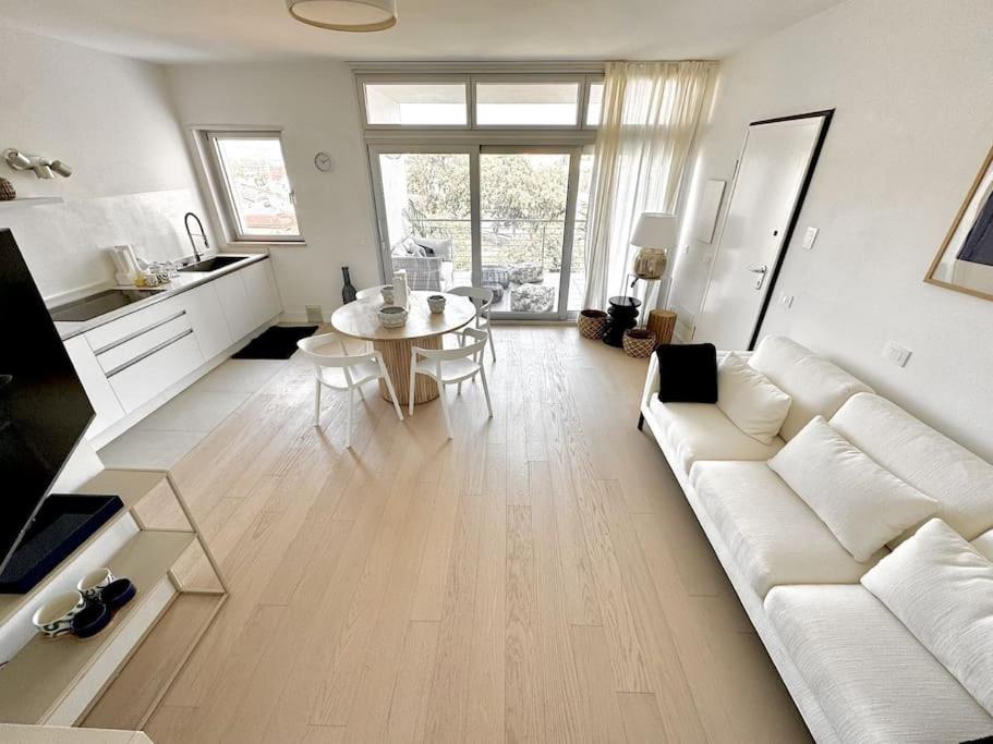 Aptments4 - Real Estate Solutions