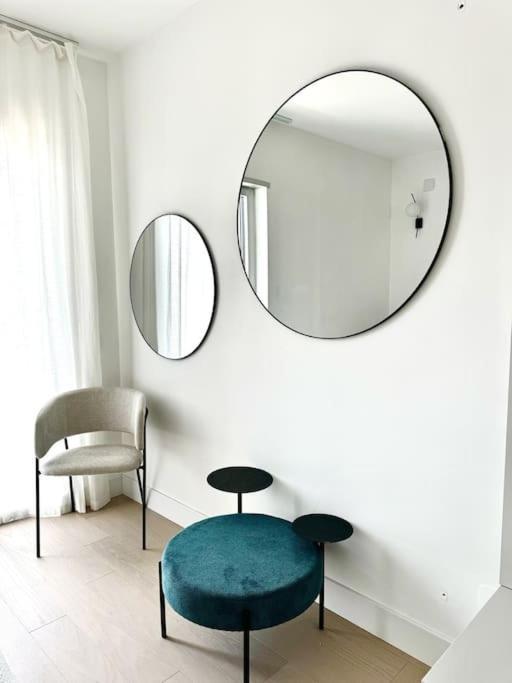 Aptments4 - Real Estate Solutions *